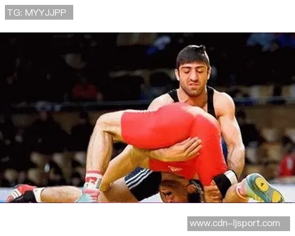 足球场上的幽默瞬间搞笑评论让你捧腹大笑的精彩时刻回顾