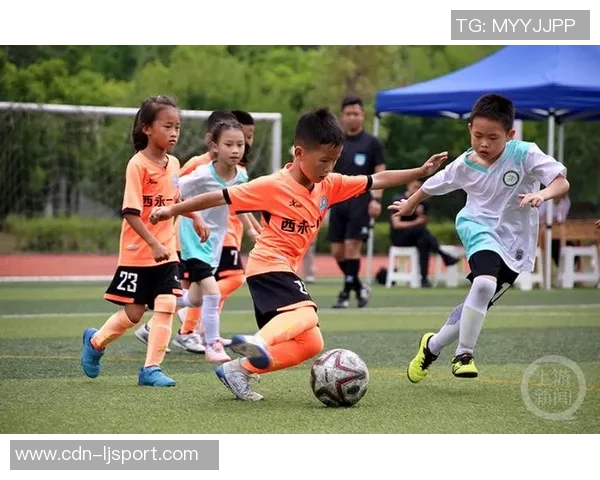 贝贝杯足球赛激情开赛小小球员展现梦想与团队精神